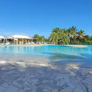 Grand Idéalement Situé, Jardin Et Piscine Appartement Saint-Francois (Grande-Terre)